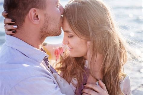 Poljubljanje, če je dobra kemija Spolna masaža Kabala